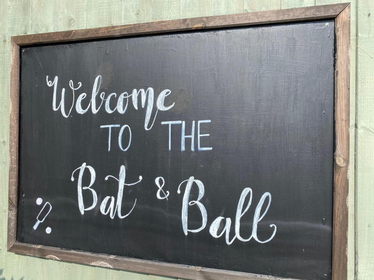 The Bat & Ball Cuddesdon 外观 照片